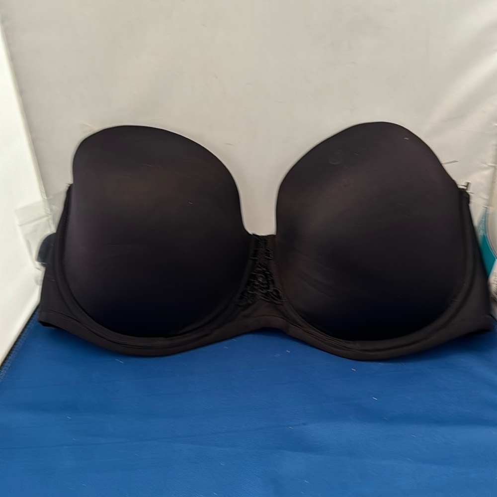 Vanity, fair bra size 40 D 4-way